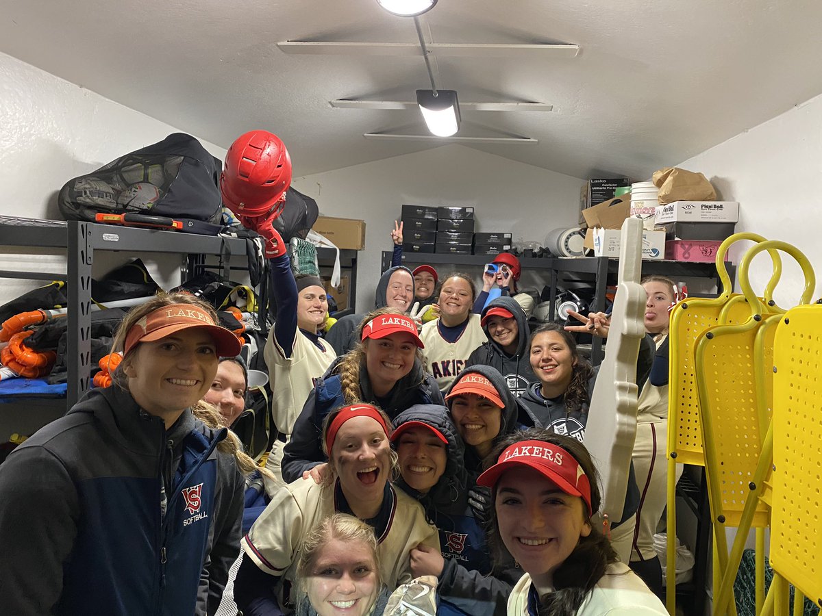 swoccsoftball1's tweet photo. Rain delay🥎 #yeahsoftball https://t.co/Jm1JO0bPE5