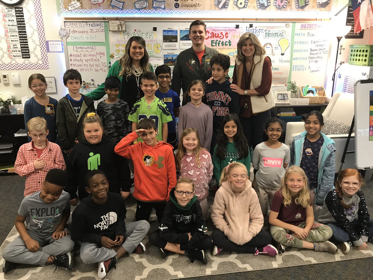 MrsAldridgeRES's tweet photo. Last week we got to spend time with a real life navy pilot! Mrs. Boes’ son-in-law came in and told us all about what it’s like to fly helicopters. The kids were amazed and had so many great questions! Thank you, Robert for coming to visit! 🚁🇺🇸 @MrsBoesWGES @WGESdragons https://t.co/OzcWltp847