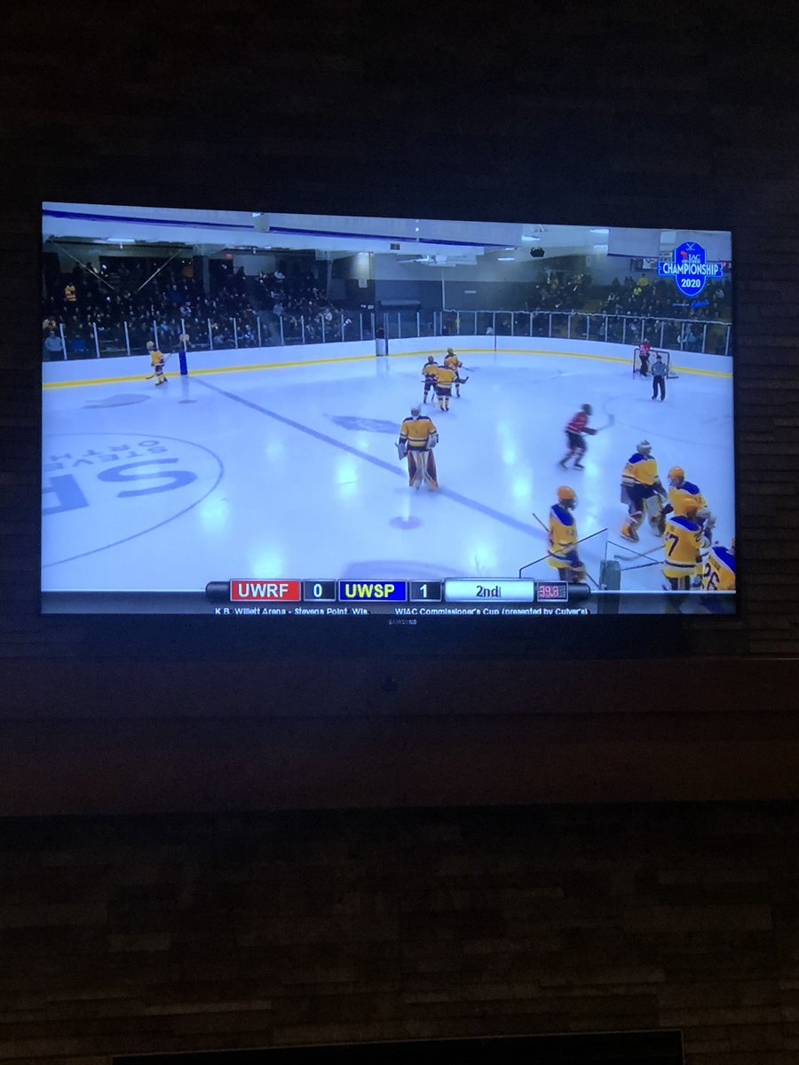 GaryMahura's tweet photo. Great to watch @UWSPMhockey and listening to @ShaunyMac14 and @Tweaver19 with @BJDuffin ! #gopoint # missthewillet https://t.co/EQ3gnjebDq