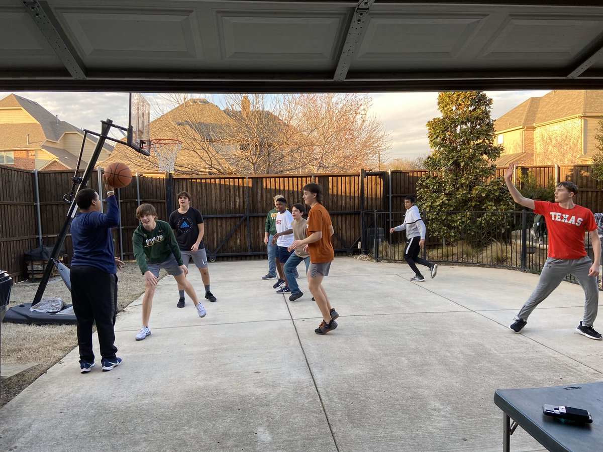 TheAlphas8's tweet photo. Alphas having a team basketball game and a barbecue cookout!!! @CoachWebb #alwaysthealpha https://t.co/Whq5GH9ege