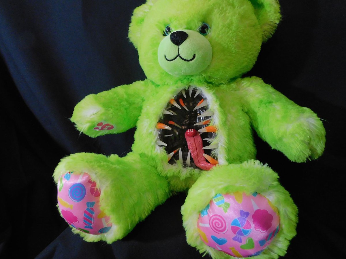 grueoddities's tweet photo. Meet Candy Craze!
This monster bear is available now in my shop!
#horrorthread #horrorart #horrordoll #horror #monsterbear #teddybear #oddities #scarybear
https://t.co/DSNZ7NjhC1 https://t.co/J87otX7xeN