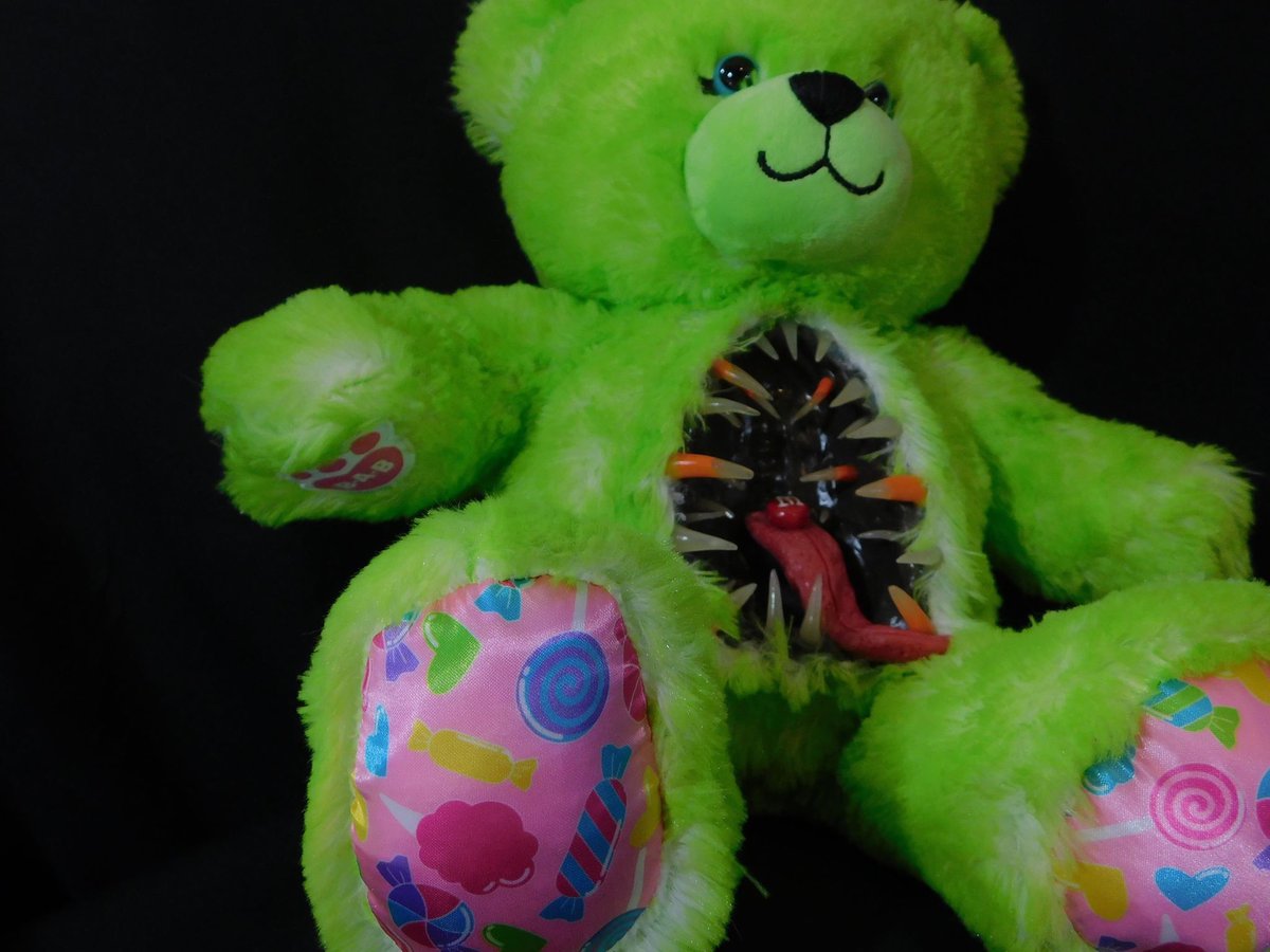 grueoddities's tweet photo. Meet Candy Craze!
This monster bear is available now in my shop!
#horrorthread #horrorart #horrordoll #horror #monsterbear #teddybear #oddities #scarybear
https://t.co/DSNZ7NjhC1 https://t.co/J87otX7xeN