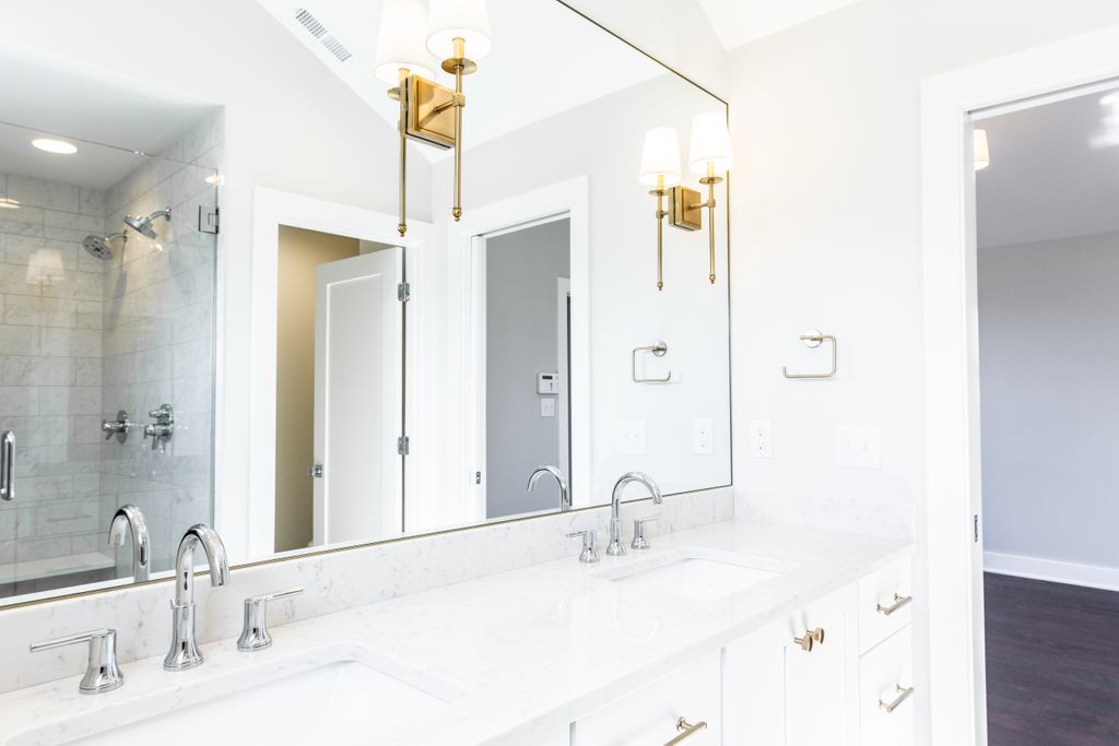 compendium317's tweet photo. The details in this master bathroom are a great example of tastefully mixing silver and gold finishes. π
#compendiumgroup #newhome #indianapolisrealestate #indyrealestate #realestate #cityliving #downtownliving #welcomehome #bathroomenvy #bathroomsofinsta #modernbathroom https://t.co/KmlOgdQxaM