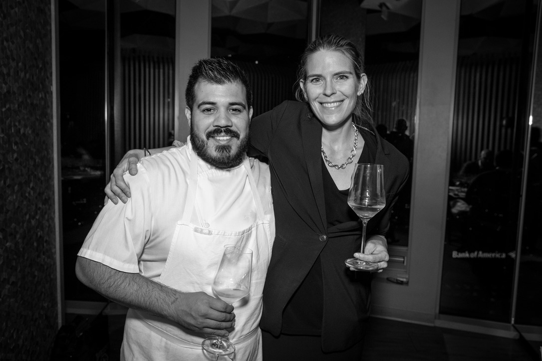 71Above's tweet photo. Cheers from our Executive Chef @thisischefjavi &amp; Lead Sommelier @cmorel5! 
.
.
.
#71Above #71stories #sommelier #sommelierprofissional #sommelierproblems #sommelierLA #chefsofinstagram #chefs #chef #cheflife #chefsofig #chefstalk #chefsroll #chefsplateform #chefsplating https://t.co/SCd8qQsdDD