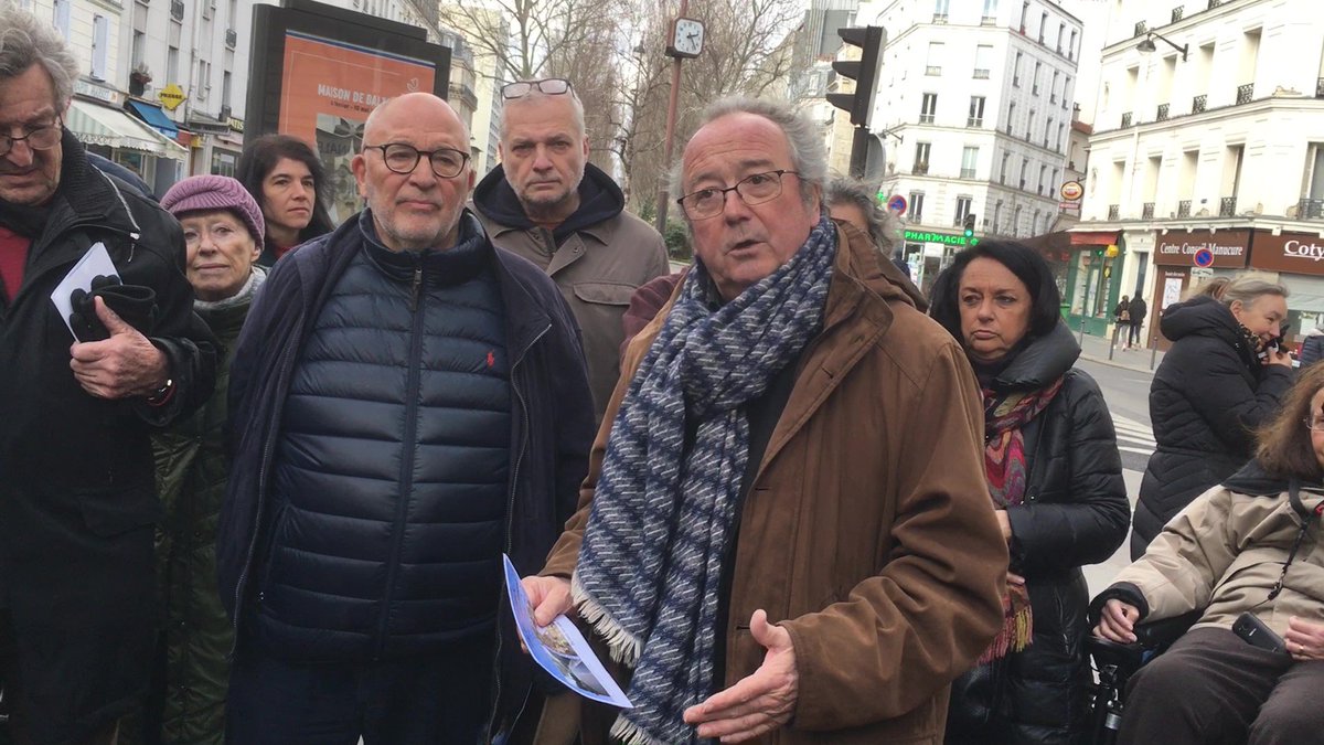 Paris14Ensemble's tweet photo. A la mi-journée, prise de parole d' @AziereEric avenue René Coty : destruction de la bio-diversité, dévoiement de la notion de budget participatif, mobiliers urbains délirants > un projet à stopper immédiatement et à repenser avec les riverains, premiers concernés https://t.co/KlLLoCBVJ1