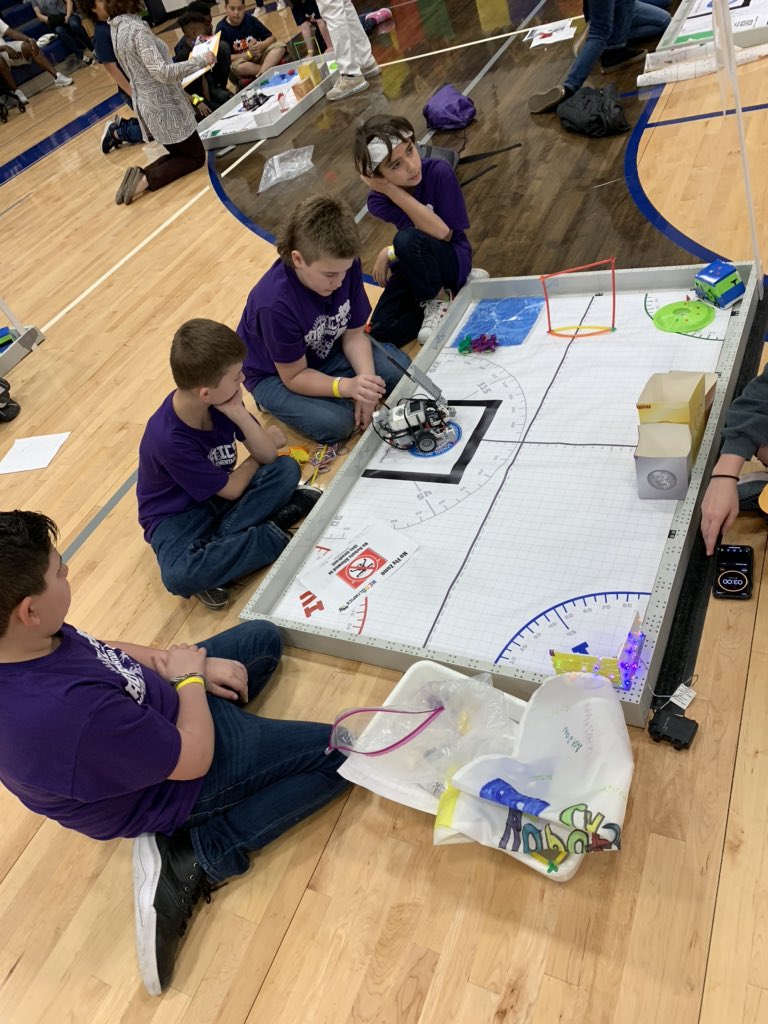 MrsCooperMBE's tweet image. We had so much fun at our #HEROrobotics competition today. We ended up placing 6th!! So proud of our team! @HumbleISD_MBE @Humble_Science @AmandaRileyMBE #mbeisfamily  #mbebears2020 #bethelight