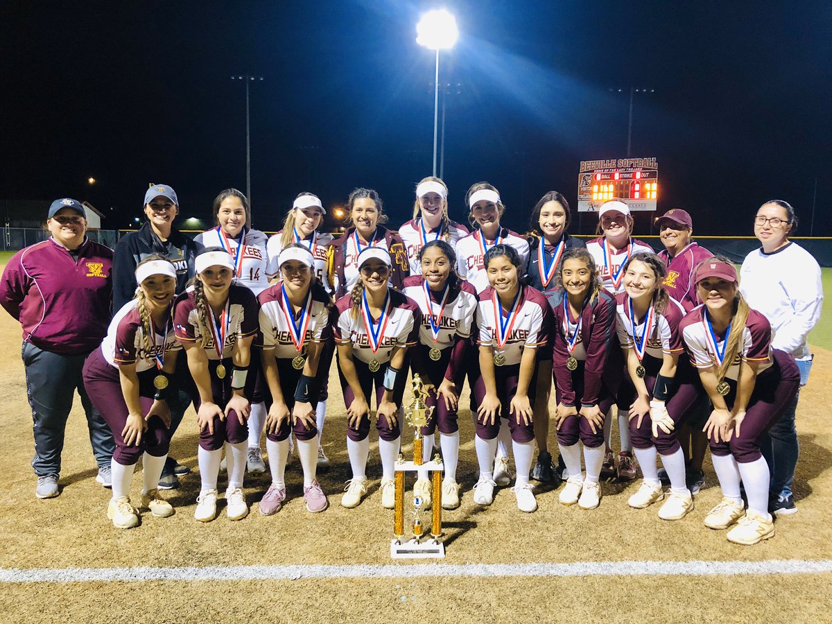 lyn_esquivel's tweet photo. Undefeated, Tournament Champs, and Home Run Derby Champs....and itโs only the beginning๐โค๏ธ๐๐ฅ #tmsoftball #leavealegacy https://t.co/385uqI9Xv4