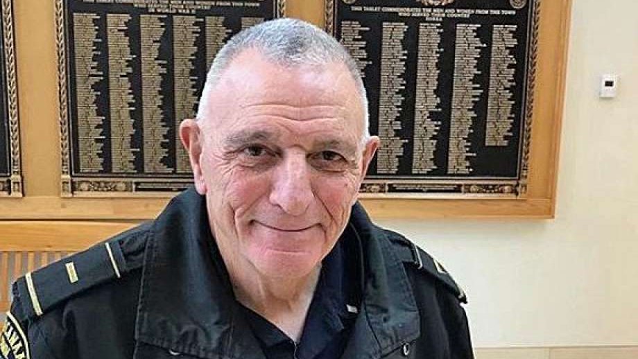 NCAdvertiser's tweet photo. A New Canaan police lieutenant retires after 52 years.
#NewCanaan #Connecticut #NewCanaanPoliceDepartment #police #lieutenant #policelieutenant #retiring #retirement
https://t.co/CDX52bbEYS https://t.co/O1FLSORjJL