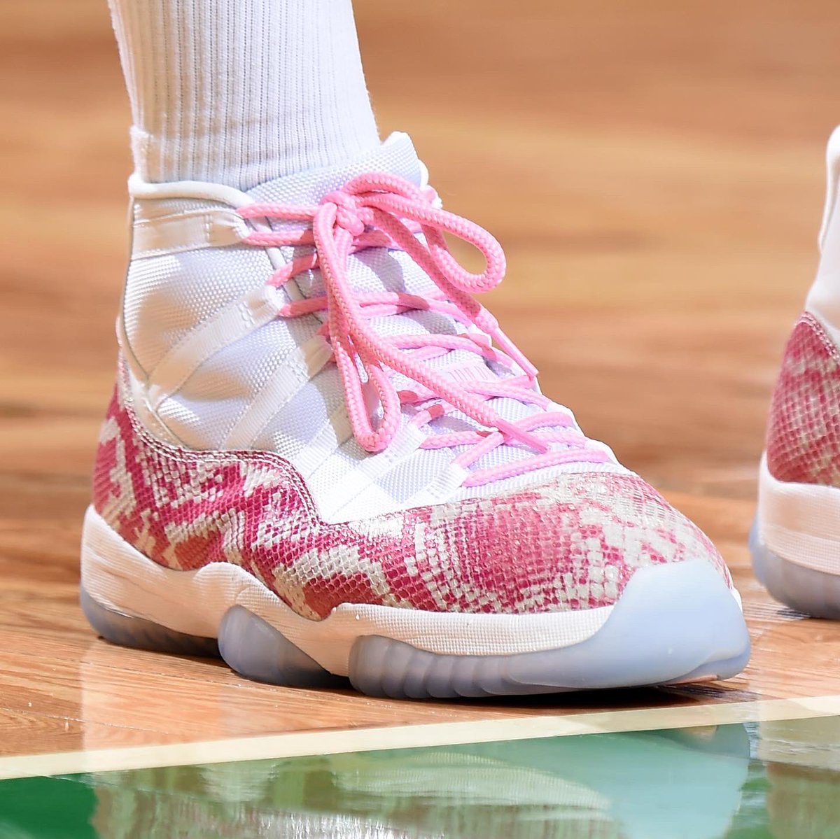 drake ovo pink 11