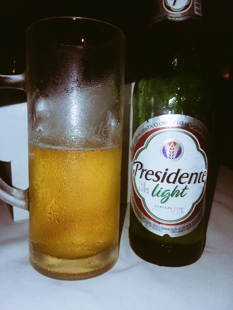 Jibel0625's tweet photo. Y @frankcachela mi querido Frank me pagó mis "QuiSpes" maaa buenooo que 'taban...y con unas cervecitas. Yo tengo gente que me quiere si. 😍👌 ¡Gracias! #FrankyArelis queridos excompañeros de labores de la #CCPSD la pasé divino.👌 https://t.co/nF8M1dtUwo