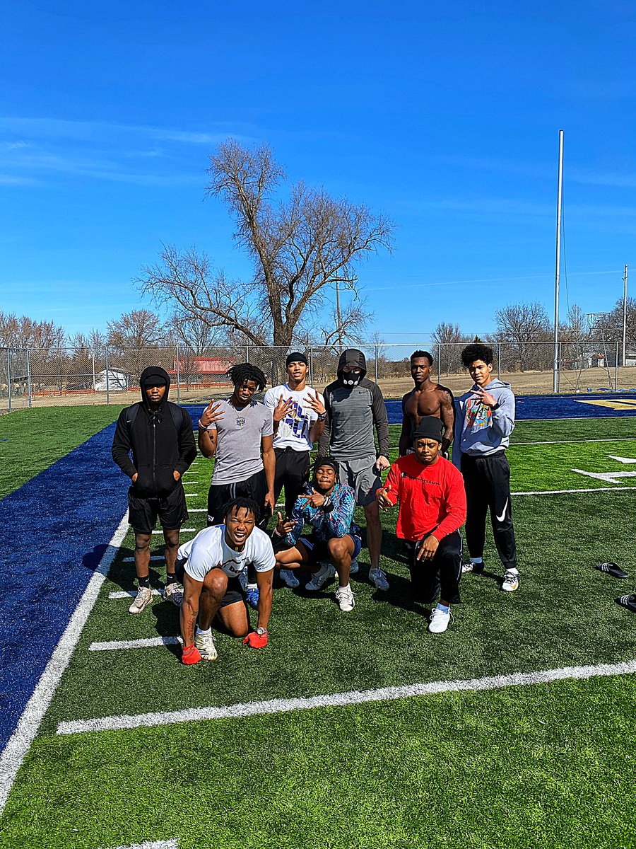 Sparkie_5's tweet photo. Never bend. Never fold. #mob #DreamU https://t.co/LB2boKvF4x