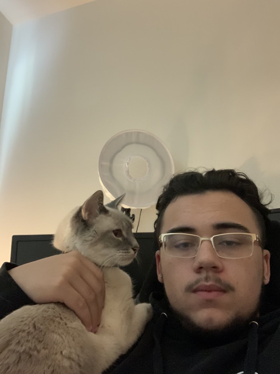 AaronJBD's tweet image. I feel broken, Ima miss you buddy