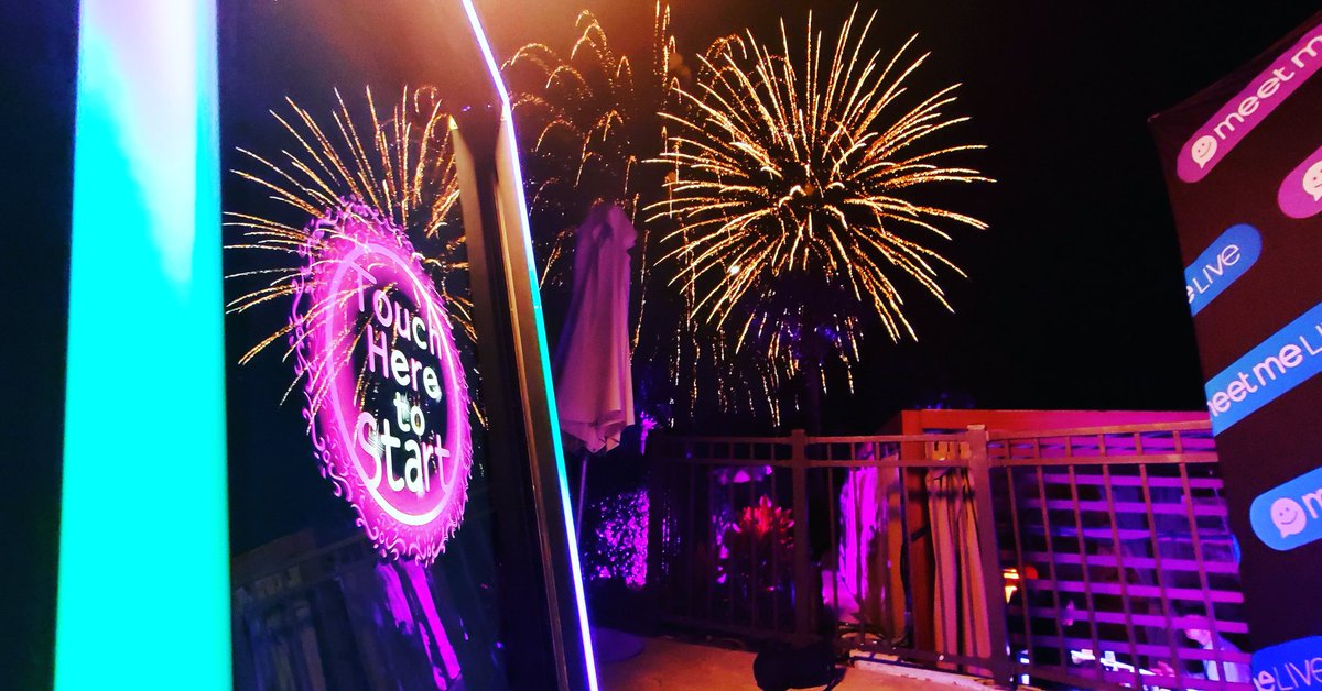 MirrorEnchanted's tweet photo. Beautiful fireworks display tonight and got our Enchanted Mirror booth in the mix! 😎😎 https://t.co/CGVgRk5HjD