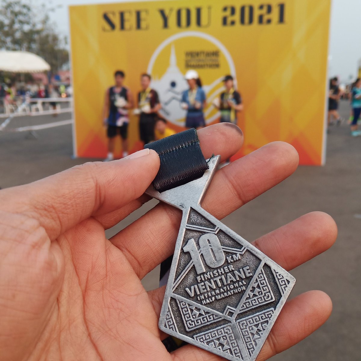 muhyuris's tweet photo. Pertama kali ikut ajang lelarian di luar negeri sekaligus pembanding penyelenggaraan #airforcerun2020 pada 6 Desember 2020 mendatang. 🦁⚔️
#VHIM2020 #kularikehalim #AFR2020 #leomacan #sword #vivos1pro #djiosmopocket #djiosmomobile2 #garminvenu https://t.co/1o6zCAlTwr