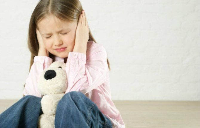 sambad_odisha's tweet image. #ଡିଜେ_ସାଉଣ୍ଡ୍‌_ନେଲା_ଶିଶୁର_ଜୀବନ

ଡିଜେର ଉତ୍କଟ ସାଉଣ୍ଡରେ ଜଣେ ଶିଶୁର ଜୀବନ ନେଇଛି। କଟକସ୍ଥିତ ଶିଶୁଭବନରେ ଚିକିତ୍ସା ଅବସ୍ଥାରେ ଶିଶୁଟିର ମୃତ୍ୟୁ ହୋଇଯାଇଛି। ସିଆରିଆ ଗ୍ରାମର ନାରାୟଣ ନାଥଙ୍କ ଝିଅ ଅନନ୍ୟା ପ୍ରିୟଦର୍ଶିନୀ (ଲିନା)। ତାଙ୍କ ବୟସ ୪ ବର୍ଷ।

sambad.in/state/child-ki…

#Cuttack #DJSound #Odisha #Sambad