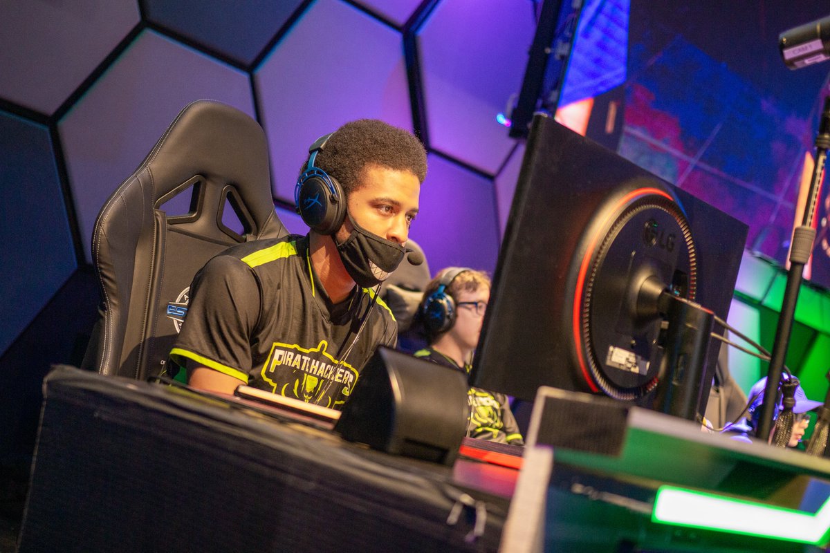 HyperXArena's tweet photo. And the @PirateHackersGG take the WIN! Congrats on becoming the 1st #SaturdayNightSpeedway #CrewBattle champions at the #HyperXESALV! π₯π₯ https://t.co/fkgdvbobIa
