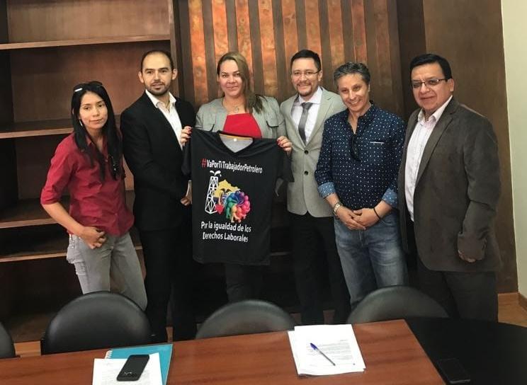 mepasoigualque1's tweet photo. @Lacl_Collita @cteranec @AsambleaEcuador @VaPetrolero @cesarlitardo @DonosoEcuador @RinaCampainB @cambala_carlos @anitabelenmarin @CristinaReyesec @csolorzano3 @mariapaularomo @Lenin @Presidencia_Ec @ComunicacionEc @MinGobiernoEc @TvlEcuador @radiolacalle @radiocentroec @notimundoec @EcuavisaInforma @AsiAmanecio @janethinostroza Todo el #CAL lo sabe pero tenían q respetar su acuerdo de mayoría, ahora q esto ya no existe, confiamos en q la JUSTICIA predomine sobre el juego político 

Los #DerechosLaborales son irrenunciables, indivisibles y crédito privilegiado

#LitardoConvoca2doDebate 
@mariapaularomo https://t.co/ouOHhZXjV7