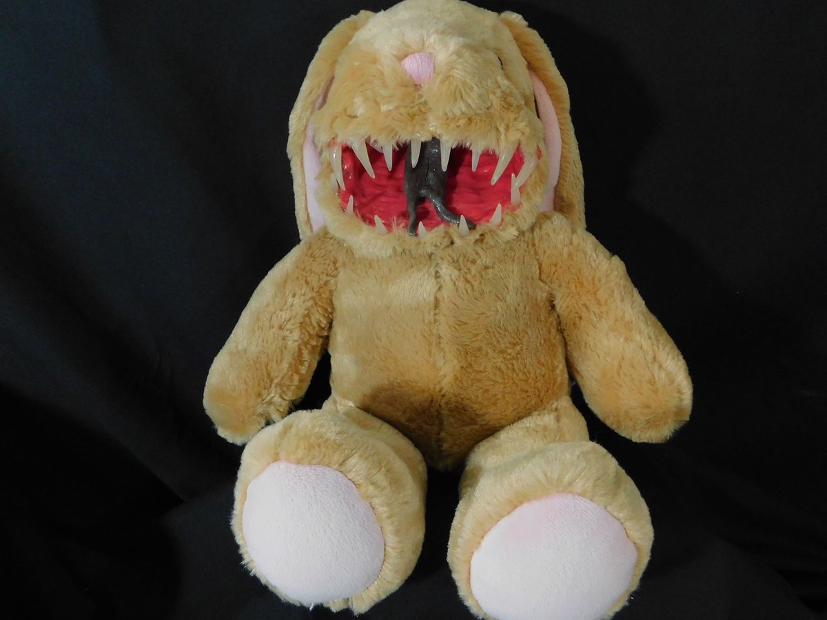 grueoddities's tweet photo. Meet Chomper Bunny!
A bunny with a big bite 😁
This bunny sits at 11 inches and is 15 inches in total length.
#horror #horrorart #HorrorCommunity #plushies #horrordoll #monsterbear #stuffedanimals #horrorthread #artdoll #handmadehorror #oddities https://t.co/G7zrxbHsEs