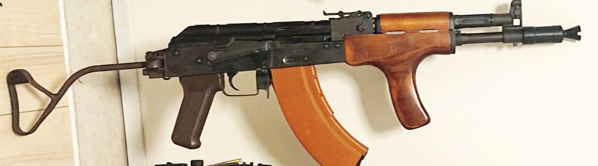 AIMS ルーマニア製AKであるAIMの折り畳みストックモデル。 木製一体化