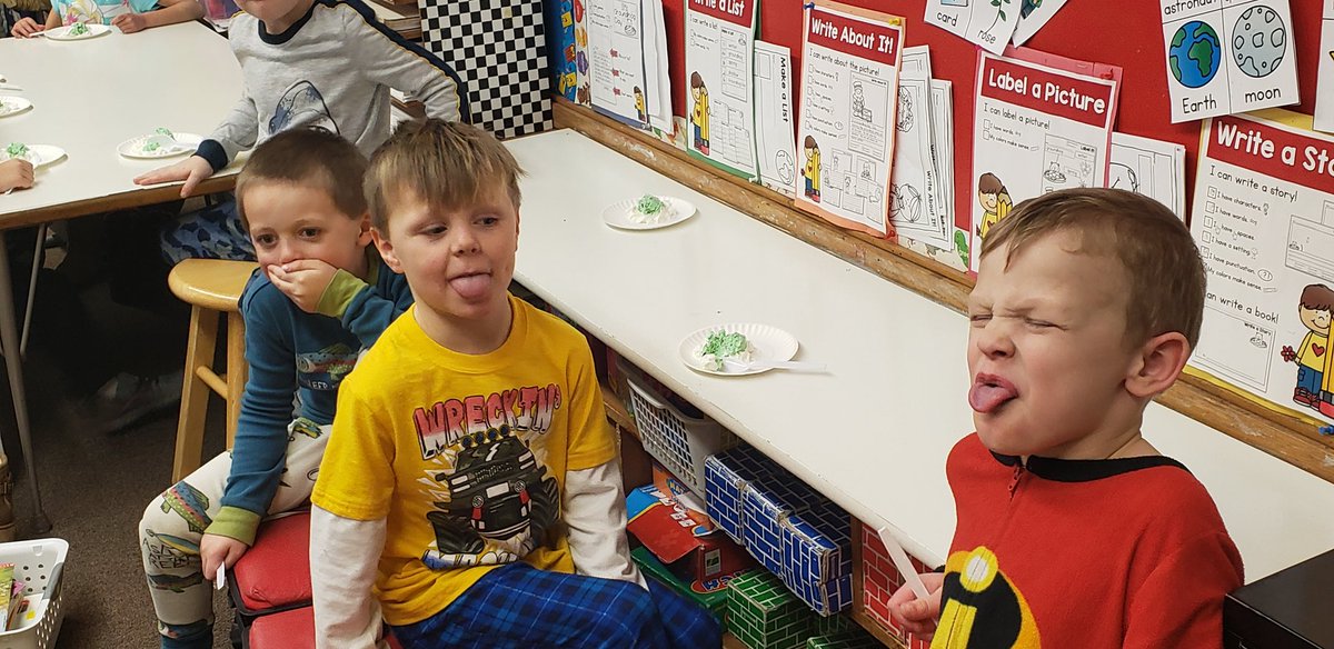 KinderMC2's tweet photo. Green eggs (Ice cream and whipped cream) to celebrate the Read A Thon! @MC2Elementary #kindergarten #ReadAcrossAmericaDay https://t.co/iLKUrYHtb4