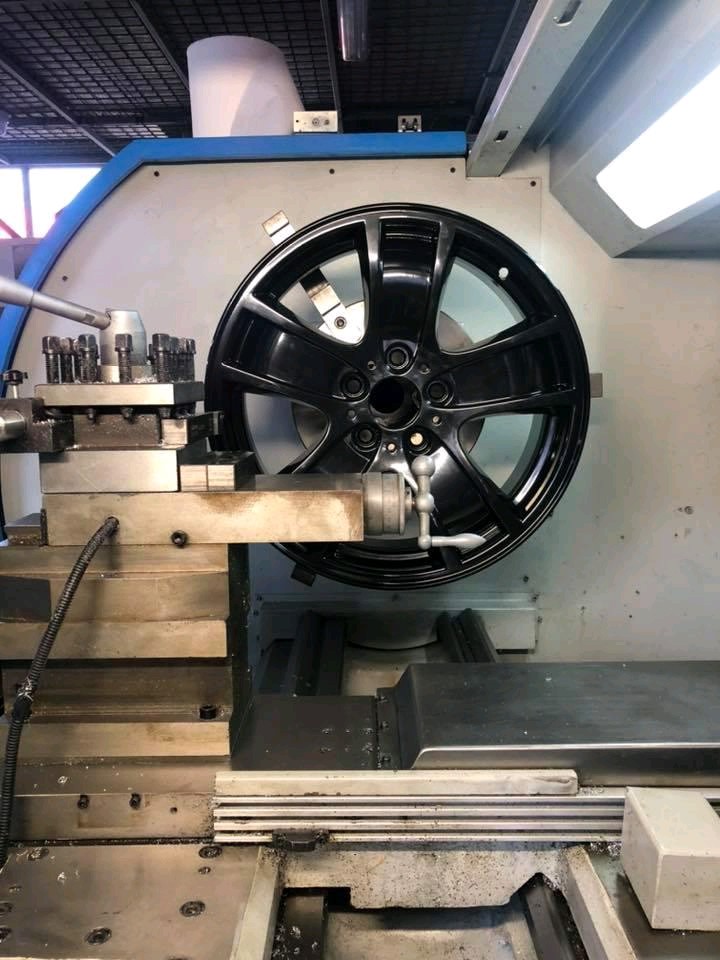 MengMillay's tweet image. Diamond cutting wheel repair machines give you a best wheel repair service💎💎
#Diamondcuttingmachine #wheelrimrepairmachine
#alloywheelrepairlathe #wheelfix #rimrepair #wheelpolishing
