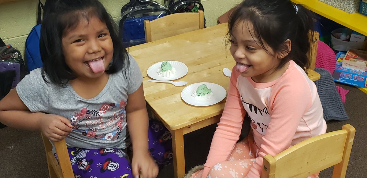 KinderMC2's tweet photo. Green eggs (Ice cream and whipped cream) to celebrate the Read A Thon! @MC2Elementary #kindergarten #ReadAcrossAmericaDay https://t.co/iLKUrYHtb4