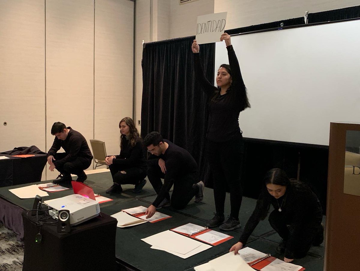 ProfeFoulis's tweet photo. Another successful performance and presentation! I’m so proud of them. #PerformancerUS #oralhistory #latinosinhighered https://t.co/lTubRp2krG