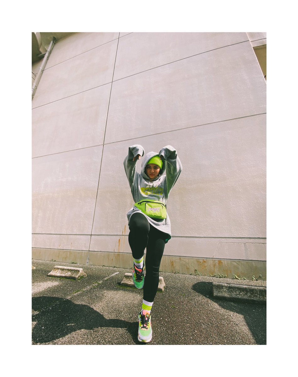 .
今日のコーデ🏴🤞🏽📟🔫
久しぶりの1日offやったから
買い物行っただけ😂笑

このスタイルめちゃくちゃ楽やけど
蛍光で目がチカチカstyleやから
めちゃくちゃすき💘💘💘