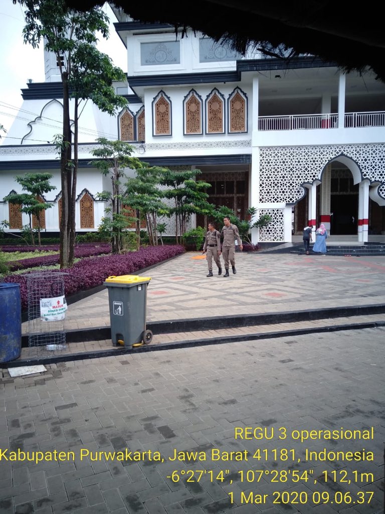 Kegiatan anggota satpol pp pada pagi ini, melaksanakan patroli rutin di sekitaran taman sri baduga, diorama, tajug gede dan setda.
<a href="/ratna_anne/">anne ratna mustika</a> <a href="/DediMulyadi71/">Kang Dedi Mulyadi</a> <a href="/DiskominfoPWK/">Diskominfo Purwakarta</a> @BKPSDM_PWK <a href="/InspPwk/">INSPEKTORAT DAERAH</a>