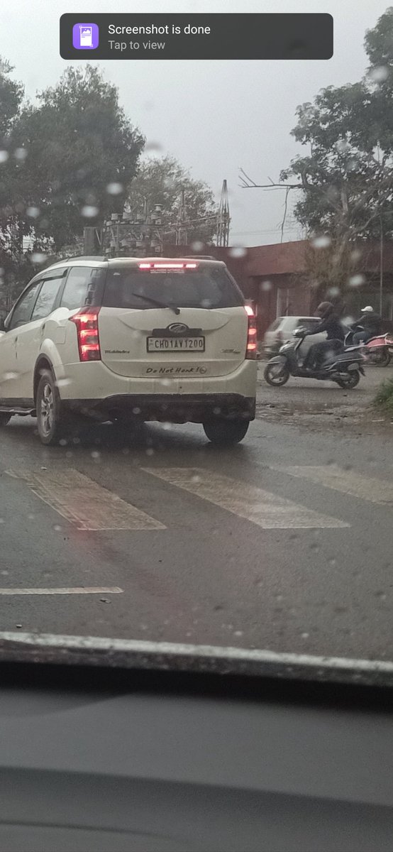 akv410624's tweet photo. @ssptfcchd @trafficchd @CCONEWS1 two car jump the zebra crossing in pgi khuda lahora road lights at 4:44 pm on 29/02/2020 no CH01BB7449 and CH01AV1200 https://t.co/VVENFlZQOj