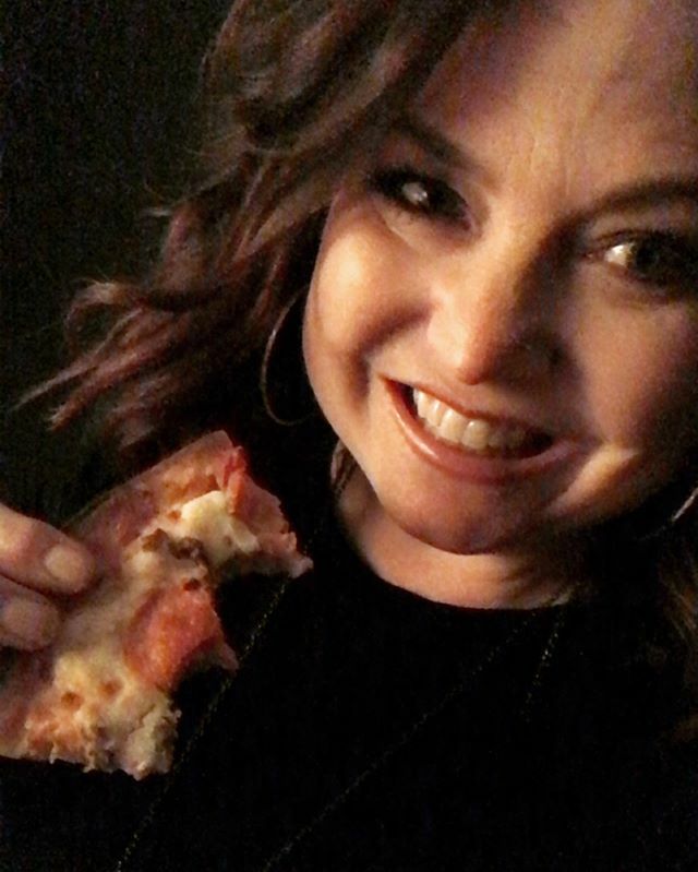 MandyTurnerFit's tweet photo. Guilty. Cold, left over pizza before bedtime!  That’s how wild I am on a Saturday night 🍕. #pizza #coldpizza #saturdaynightshenanigans https://t.co/YOxEWSbhmL https://t.co/hZMM4PrxeP