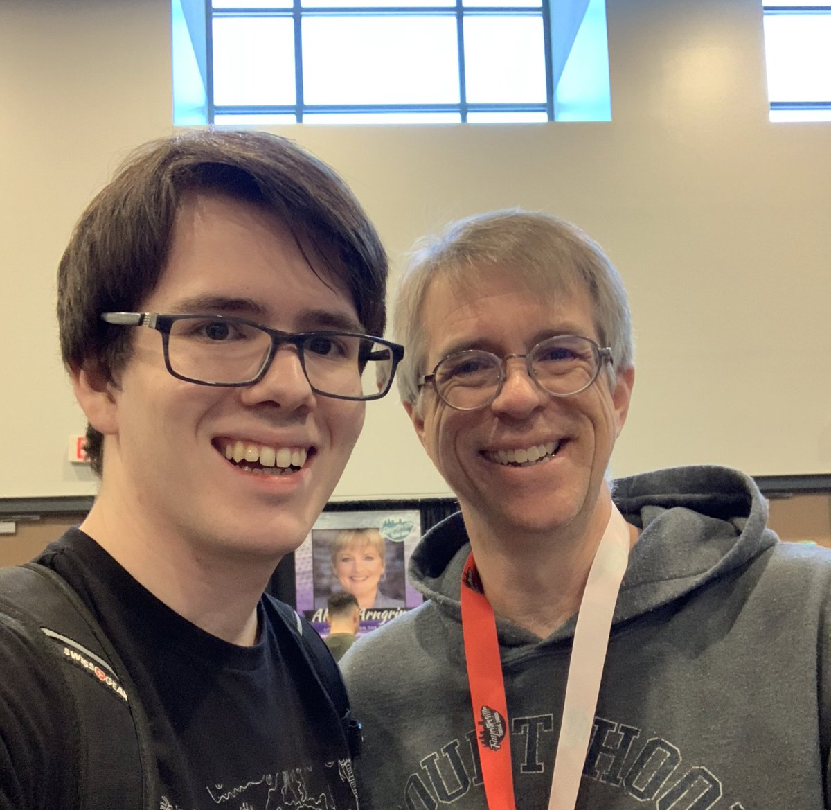 Blue_RoseTP's tweet photo. Quick shout out to @thornewip 
It was a pleasure to meet you today, thank you for sharing the pictures you had and for the stories, as well as signing my book! 
Until next time ☕️🦉 https://t.co/Ug28OEDfSQ