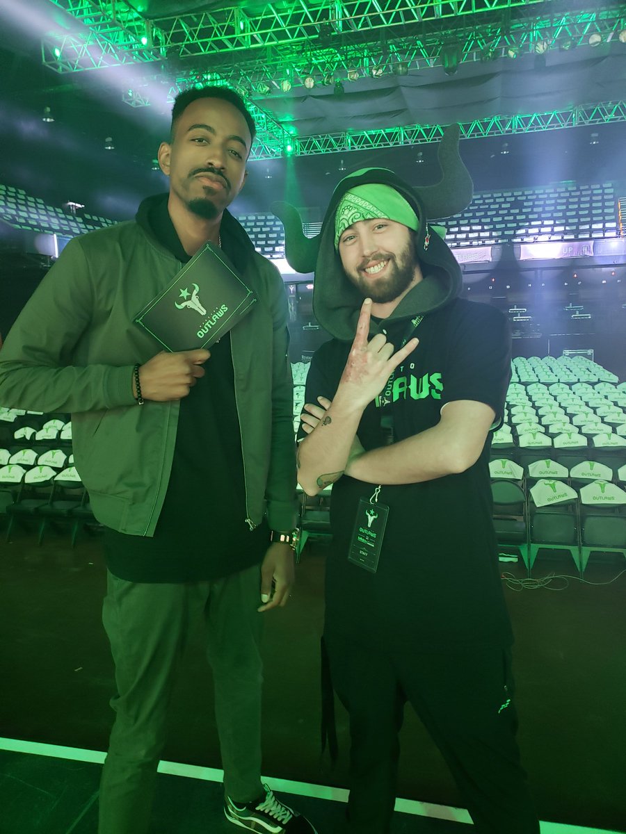 Schtitle24 tweet media