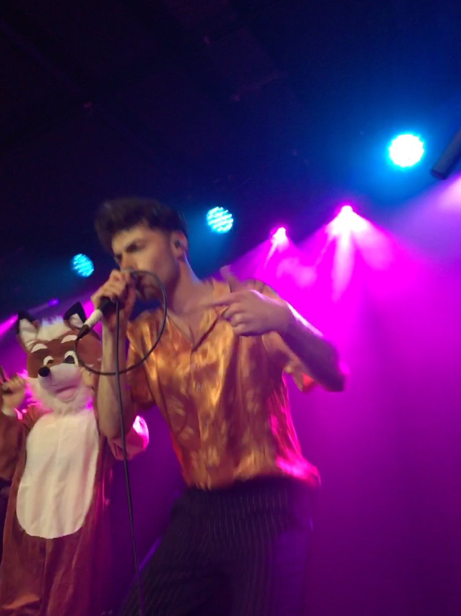 riannaramphoto's tweet photo. @torisheardmusic , @theheadspaceuk and @MyPetFauxes we’re amazing last night, wish i had taken my camera! https://t.co/Lva0Lc7AeH