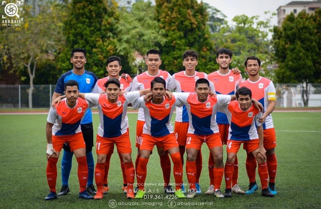 ShafitFreakzone's tweet photo. Football is all about passion. But nowadays semua main bola sebab duit 😜 - office , 2019 #BASAH2 #Budak2mandimanda #5bulan https://t.co/4TAisEhrFL