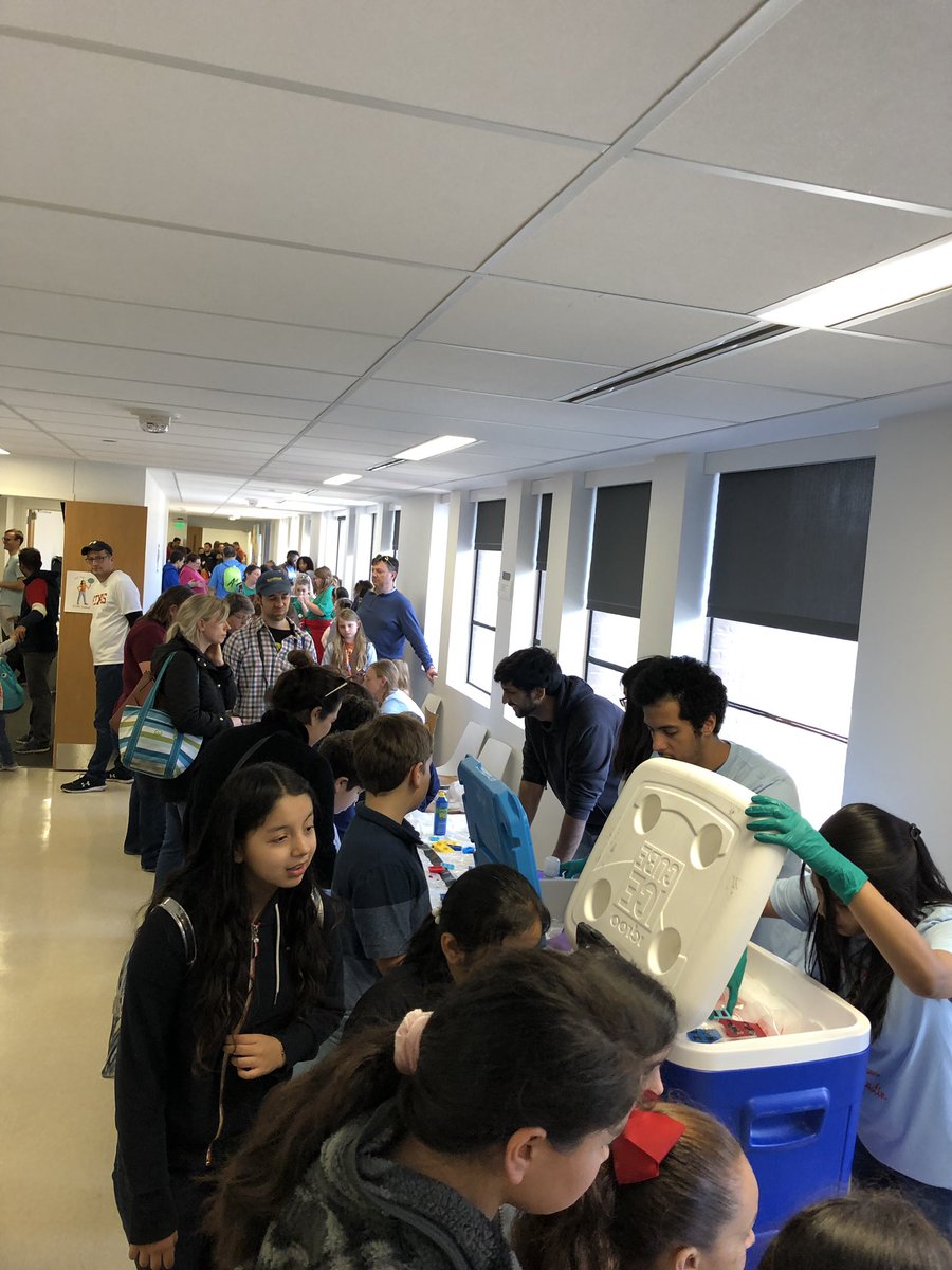 Students of @AapsChapter, UT PGSA, @GhoshlabUT, and UT Division of Molecular Pharmaceutics and Drug Delivery making gummies as “medicines” (not real medicines) for #UTGirlDay! A long line waiting to make gummies with us! @UTexasPharmacy @AAPSComms @UTWEP