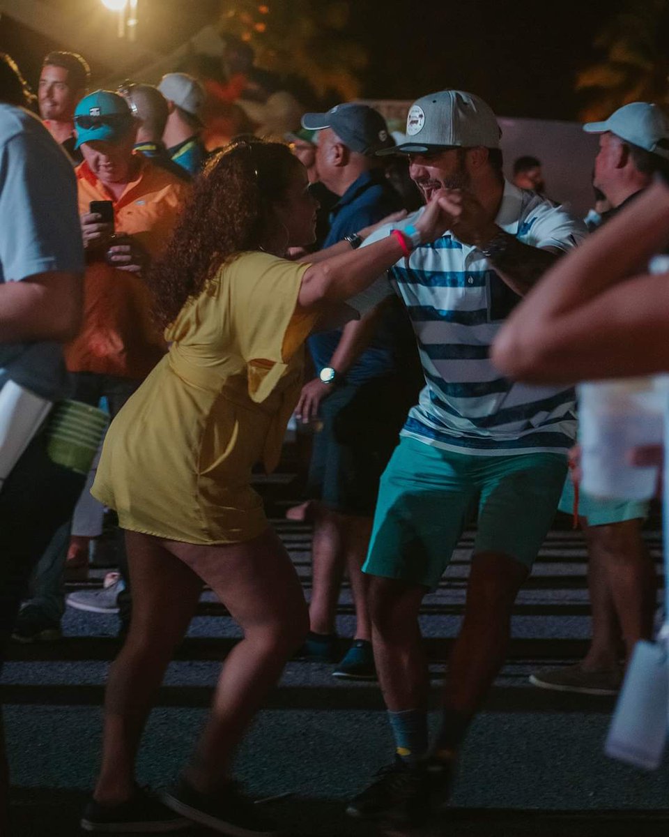 VoyTuristeando's tweet photo. ⛳️¡La competencia no para y la diversión tampoco! ☀️ Aprovecha pa’ turistear durante el torneo #PROpen2020🏌🏾‍♂️con ofertas y experiencias en https://t.co/AM3Icb7vVV #TurismoInterno ✨ https://t.co/52EoC76iEd