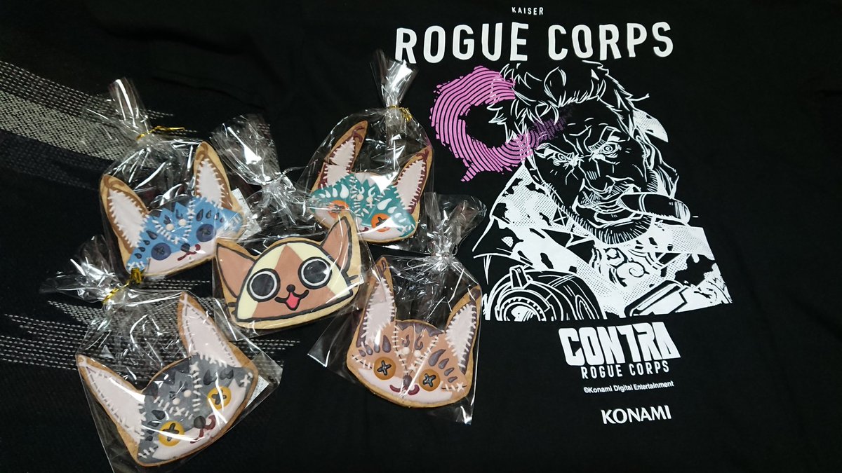 chizuru_photo's tweet image. 今日の戦利品\( ´ω` )/♡

アキちゃん作の激カワ
アイルー＆テトルークッキー♡

何の前置きもない突然の
｢Mだっけ？｣の質問に盛大に
性癖やと勘違いして恥ずかしい思いをした結果頂いた まさかのCONTRA Tシャツ(笑)

#スパスコ