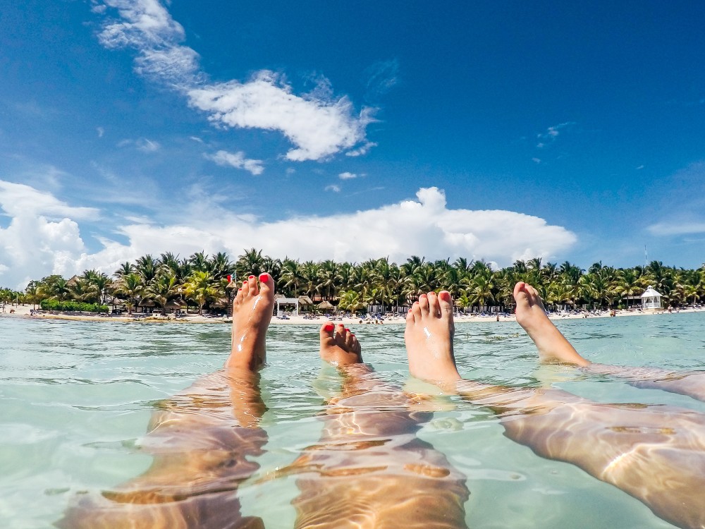 ¡Es hora de viajar! ✈️ Etiqueta a alguien con quien ir de viaje este año y encuentra tu #prestamo para viajes en askRobin: ar.askrobin.com 🤖