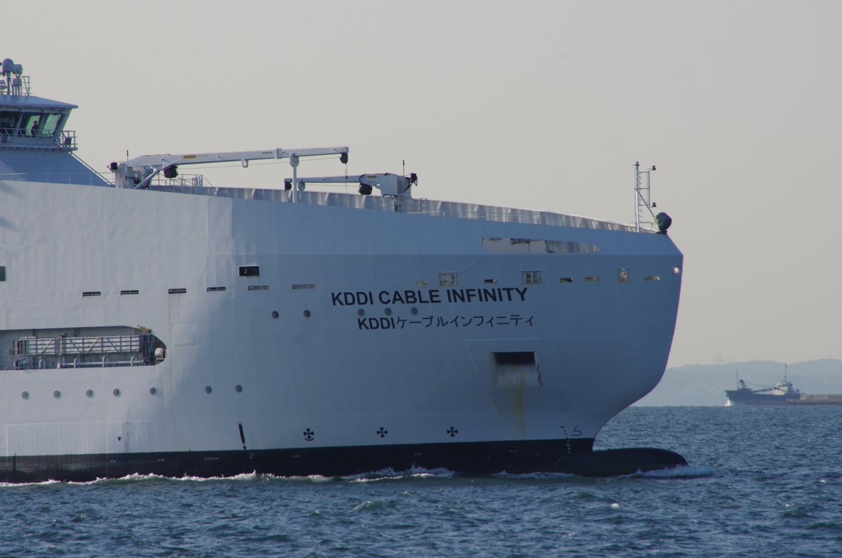 panamaru2's tweet photo. #KOKUSAI_CABLE_SHIP_CO_LTD #KCS #KDDI_CABLE_INFINITY #IMO9841158 #Cable_Layer GRT9,766t B-2019 is sailing into Yokohama
2月21日朝 独特な船型の #国際ケーブルシップ社 #ケーブル敷設船 #KDDIケーブルインフィニティ が門司より 入港しました。
#shipsinpics 21/02/20 https://t.co/LSXSqAYvyG