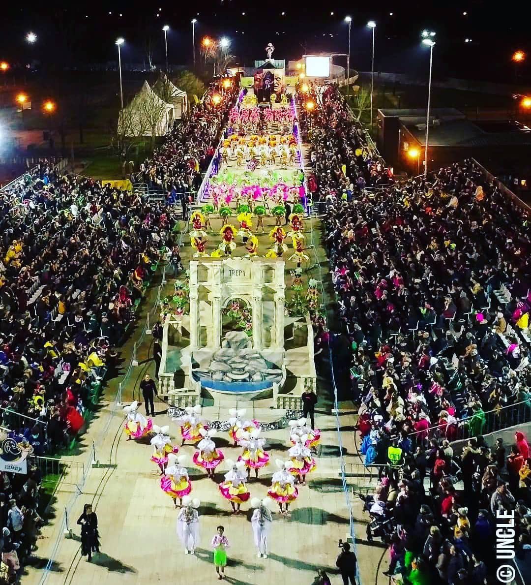 nunosardine's tweet photo. Finalmente a imagem do turbilhão de cenas que andava na minha cabeça. #TrepaCoqueiro #Carnaval20 #CarnavalEstarreja •|0_ https://t.co/P3Ih1mHDdh