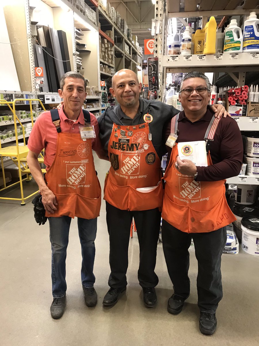 JeremyVasquez76's tweet photo. Great day to recognizing some great associates at #team3303 on there anniversary’s! So privileged to have you all on our team! Congratulations! @NevarezEnrique @thdsaltarelli @Prissy3303 @TonjaBarnicle https://t.co/0kmmvBfi0c