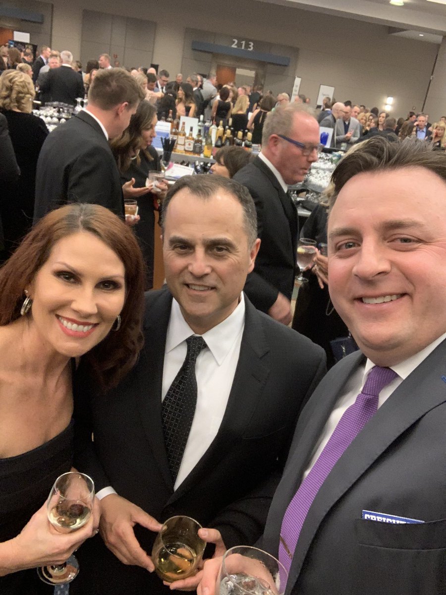 KrissyAgs's tweet photo. At the JDRF Gala! #2020jdrfgala https://t.co/pS6gHwixFB