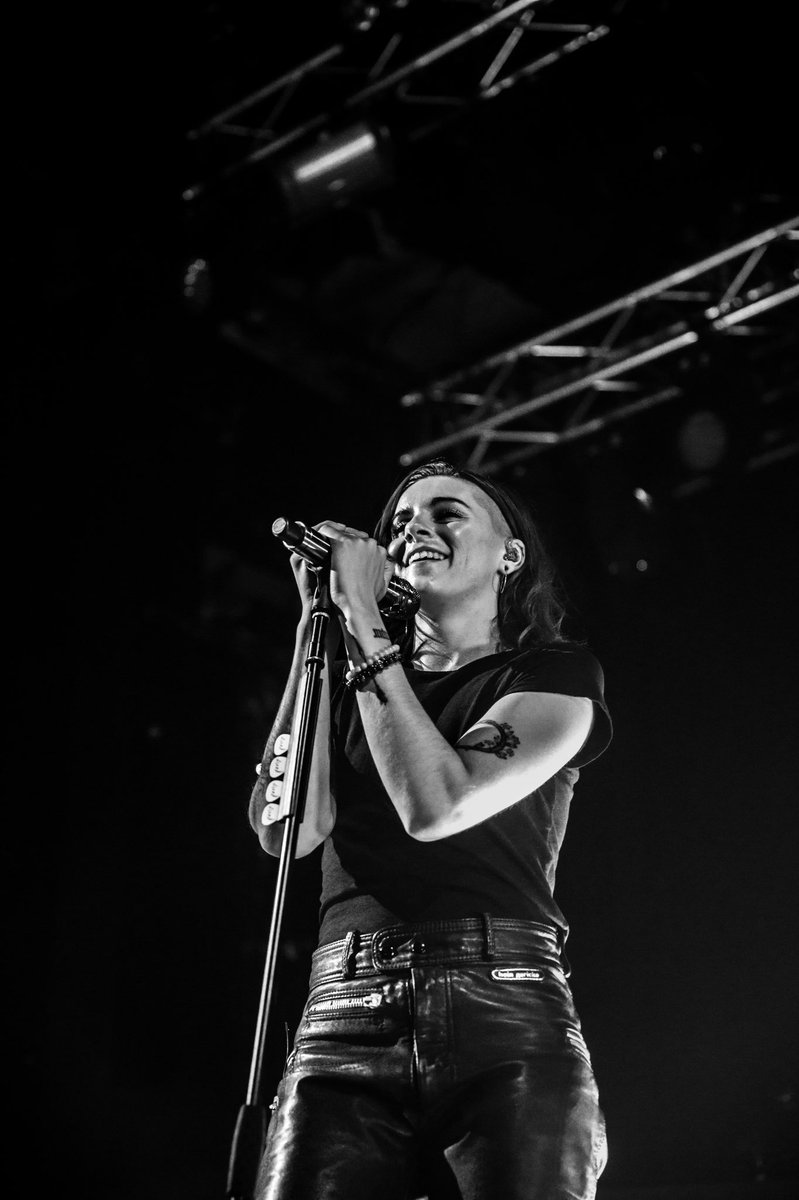 loadedgvnns's tweet image. tell me she isn't an angel 🥺