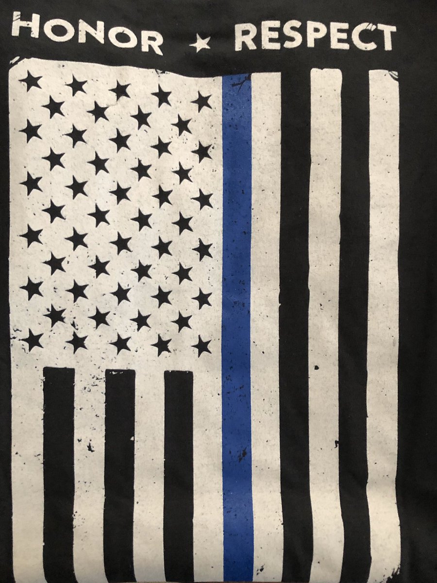 FansofLivePd's tweet photo. Tonight’s giveaway is A Thin Blue Line Tshirt , Knit Hat &amp; Sticker. FOLLOW Names Below &amp; RT. No Entries after 3AM accepted💙💙
@FansofLivePd @DSiflingWCPDPIO 
@Beatlemaniac201 
@mgarcia1701 https://t.co/WpZfwYTwri