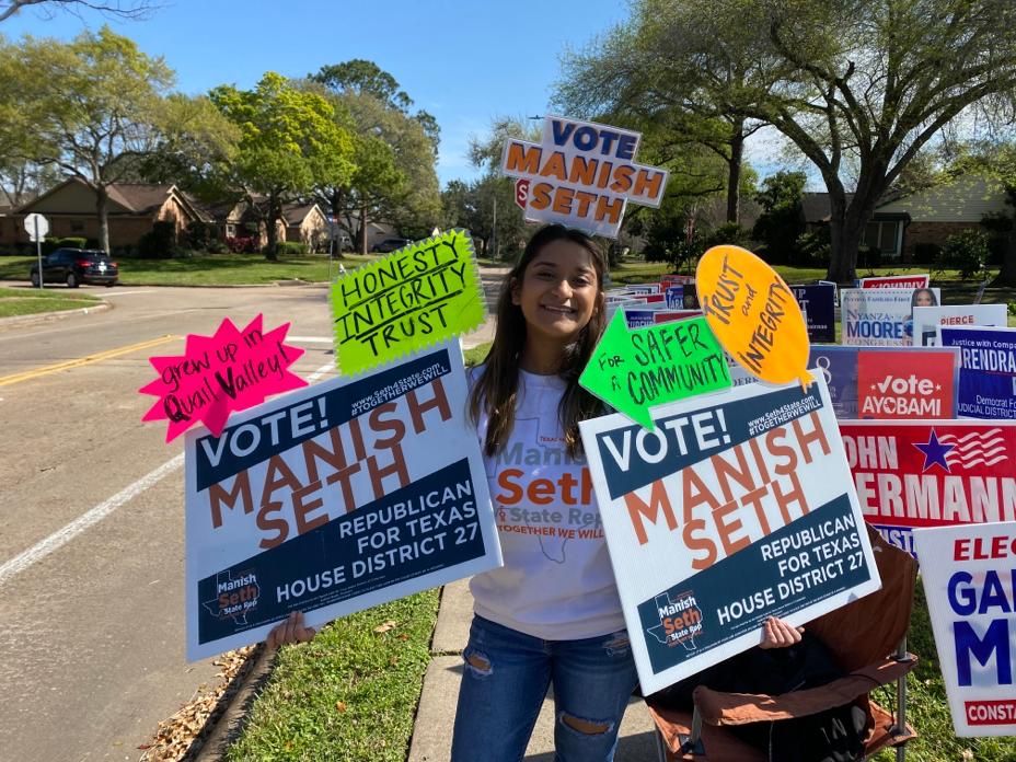 seth4state's tweet photo. We are enjoying this absolutely BEAUTIFUL day by getting out the vote with #TeamAbbott and @JaceyJetton. We have been in #Sienna, #Rosharon and #TealRun.  If you see someone from this team, please say howdy! #TogetherWeWill #KeepTexasRed #FortBendCounty #EarlyVote #TXLege #HD27 https://t.co/TOrK6H8p6u