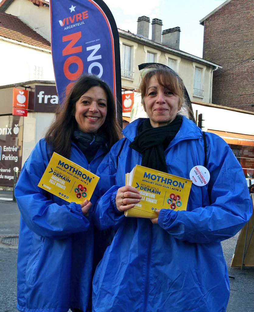 XavierPERICAT's tweet photo. @Mothron1Vision : Ce matin à #Argenteuil c'est de nouveau une matinée d'échanges avec les Argenteuillais à l'occasion de la distribution du 3ème volet de notre #projet construit par @GMothron et notre équipe. #Mothron2020 #VivreArgenteuil https://t.co/wgTXI6H98M