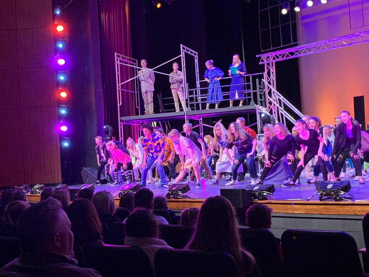 We had the absolute pleasure of seeing #Fame112 last night.  What a treat to see so many CVFT and Dragonfly alumni all on stage together.    Incredible job was done by all, and you still have 2 chances to see it! Congratulations <a href="/112MSmusical/">112 MS Musical</a> and <a href="/ElijahAllan/">Eli 🏳️‍🌈</a>, it was fabulous!