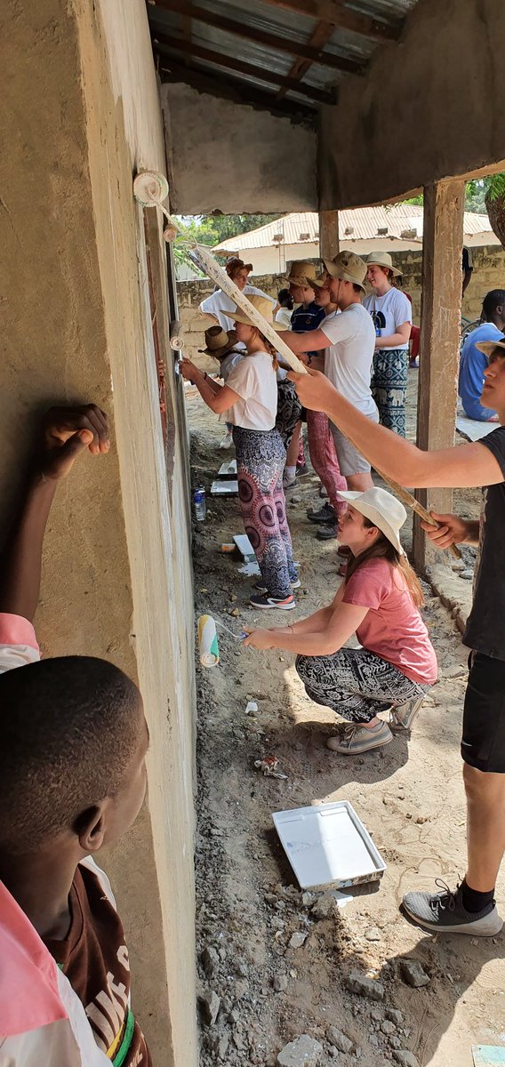 GrangeGambia's tweet photo. Later we went back to Darul Arkam to do some more painting at the new school site.

#ProjectGambia

@Grange_Cheshire https://t.co/FyLn9cIxA8