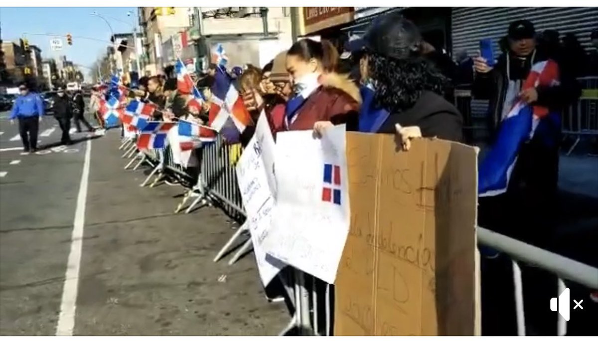 betsyffj's tweet image. People in Manhattan today..💪🏻💪🏻#MarchToSaveDemocracy 

  #SeVan #ElPLDSeVa